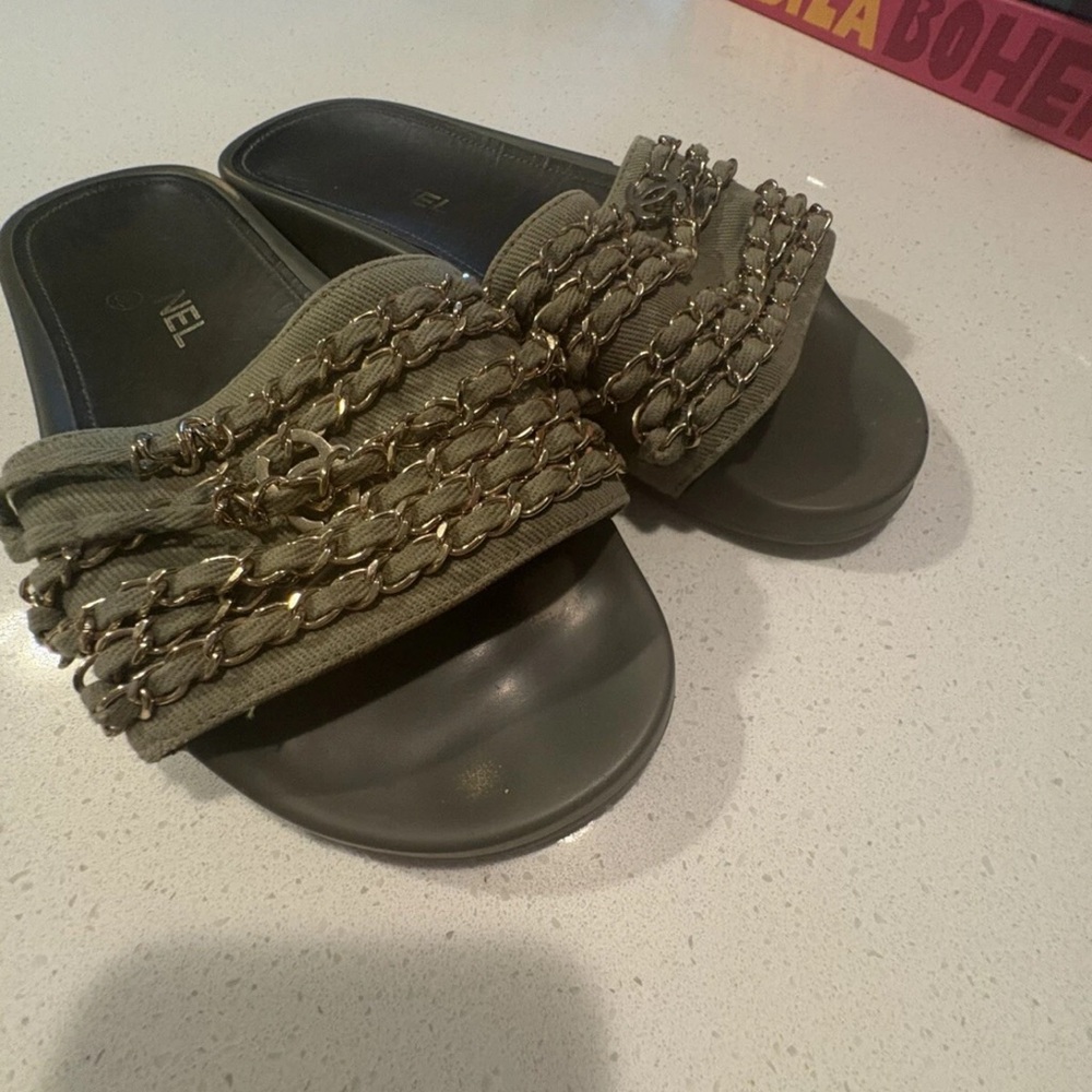 Chanel Women's Olive Green Chain-Trim Slide Sandals - Picture 5 of 7